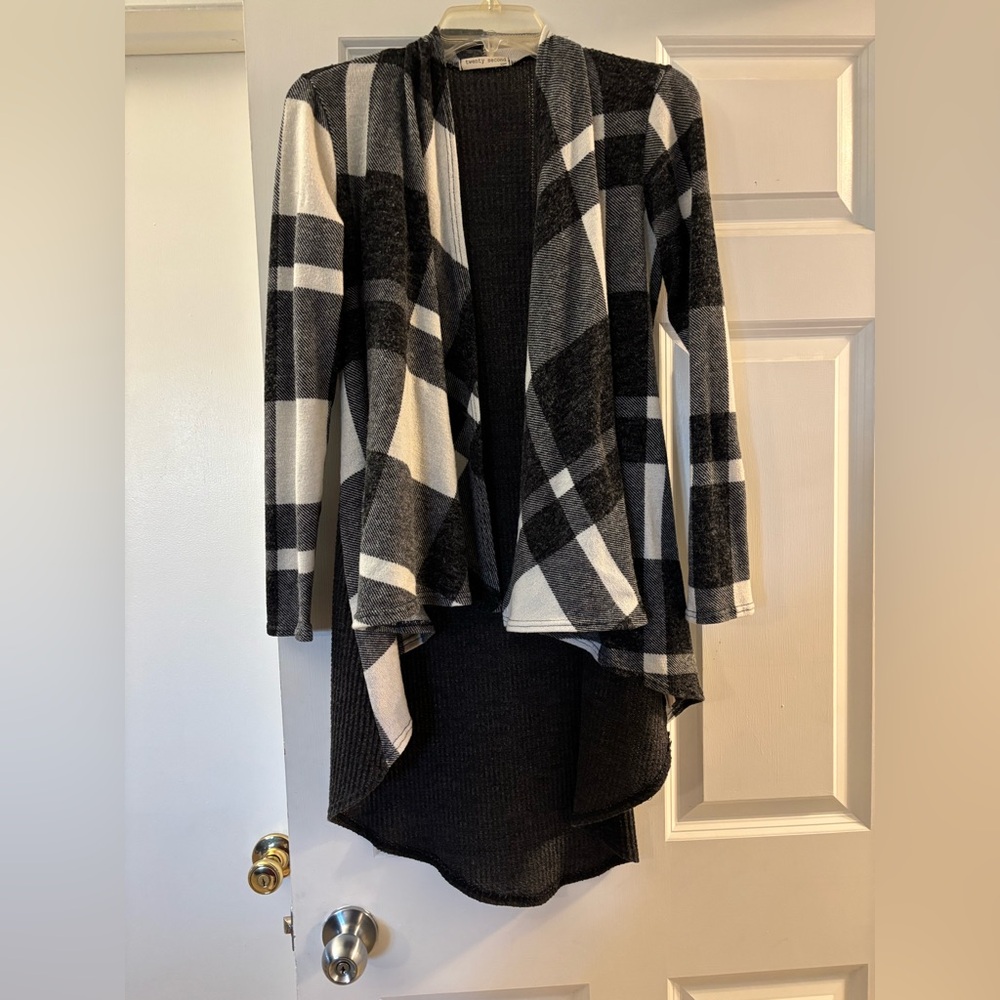 Twenty Second Black and‎ White Plaid Cardigan